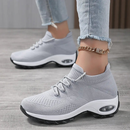 Chaussures de marche pour femmes avec lacets et chaussettes