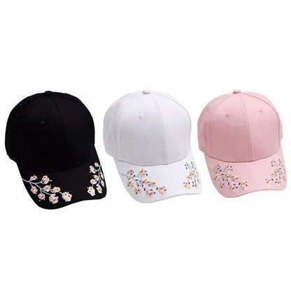 Casquette brodée de fleurs de cerisier